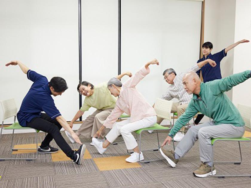 一般的な介護サービスとは違い、元気になっていく姿を日々目にできる施設を運営しています。